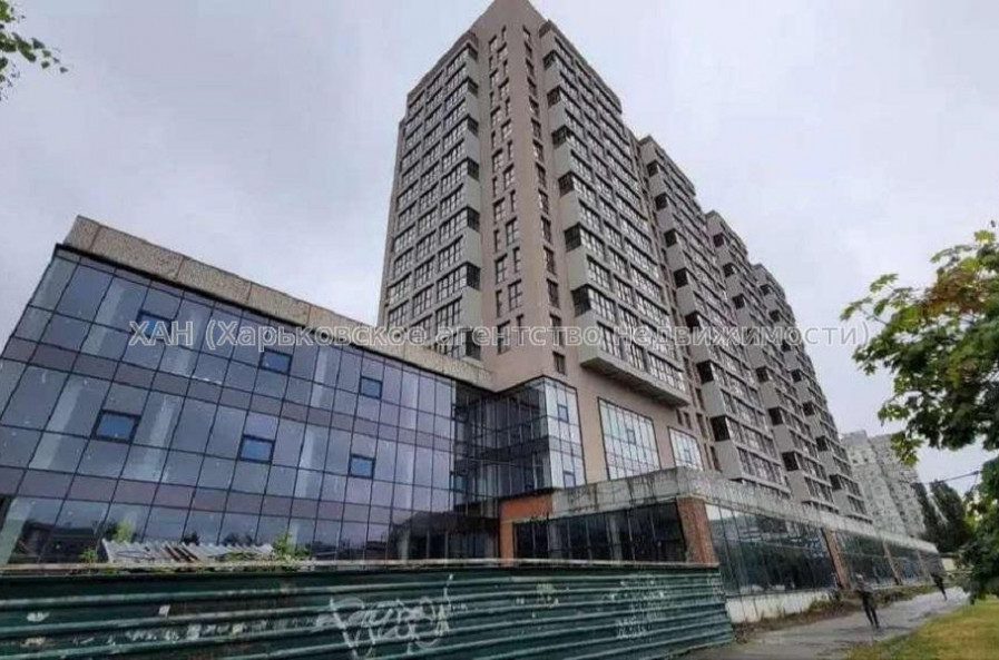 Продам квартиру, Валентиновская ул. , 2  ком., 76 м², без внутренних работ 