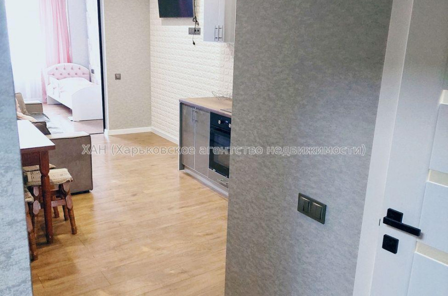 Продам квартиру, Героев Харькова просп. , 1 кім., 35 м², евроремонт 