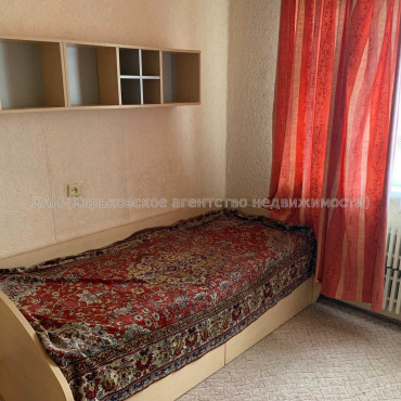 Продам квартиру, Непокоренных ул. , 4  ком., 90 м², косметический ремонт 