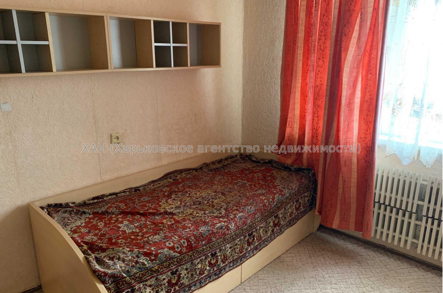 Продам квартиру, Непокоренных ул. , 4  ком., 90 м², косметический ремонт 