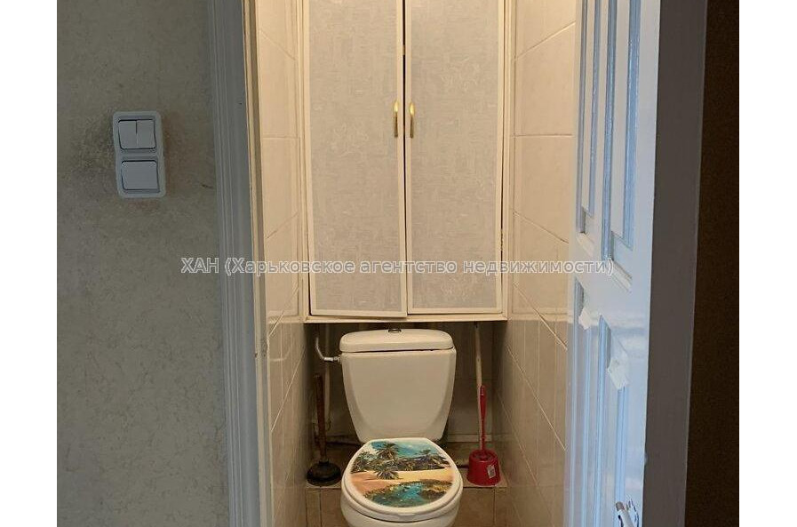 Продам квартиру, Непокоренных ул. , 4 кім., 90 м², косметический ремонт 