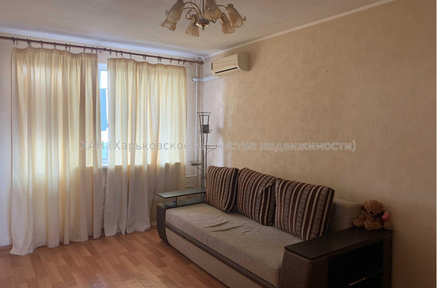 Продам квартиру, Непокоренных ул. , 4  ком., 90 м², косметический ремонт 