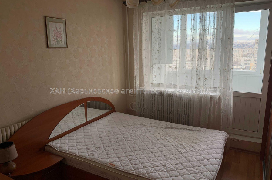 Продам квартиру, Непокоренных ул. , 4  ком., 90 м², косметический ремонт 