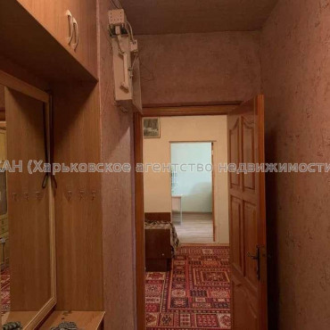 Продам квартиру, Непокоренных ул. , 4 кім., 90 м², косметический ремонт 