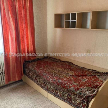 Продам квартиру, Непокоренных ул. , 4 кім., 90 м², косметический ремонт 