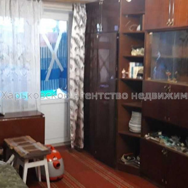 Продам квартиру, Ньютона ул. , 1 кім., 40 м², советский ремонт 