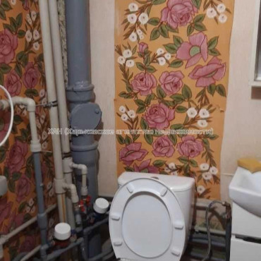 Продам квартиру, Ньютона ул. , 1 кім., 40 м², советский ремонт 