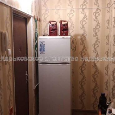 Продам квартиру, Ньютона ул. , 1 кім., 40 м², советский ремонт 