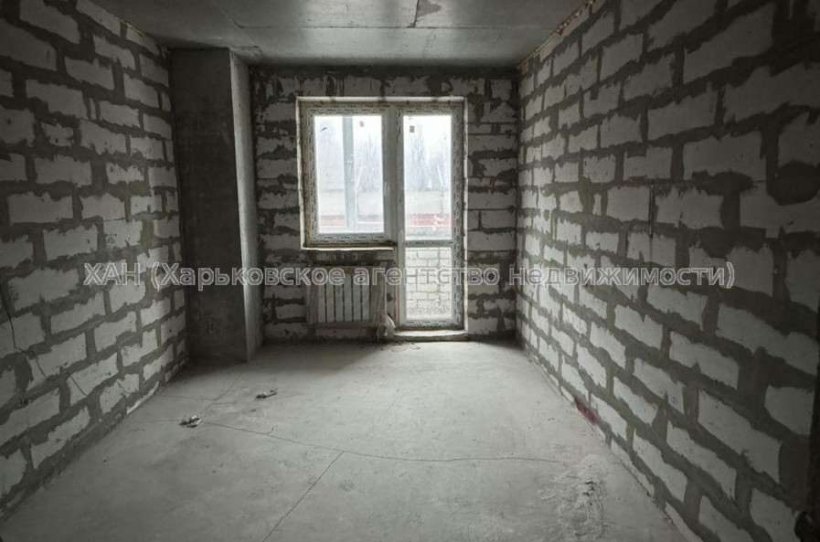 Продам квартиру, Мирослава Мисли ул. , 3  ком., 100.80 м², без ремонта 