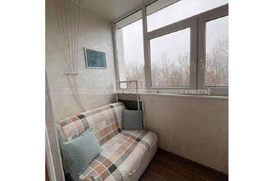 Продам квартиру, Любови Малой  просп. , 1  ком., 37 м², капитальный ремонт 