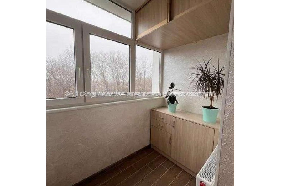 Продам квартиру, Любови Малой  просп. , 1  ком., 37 м², капитальный ремонт 