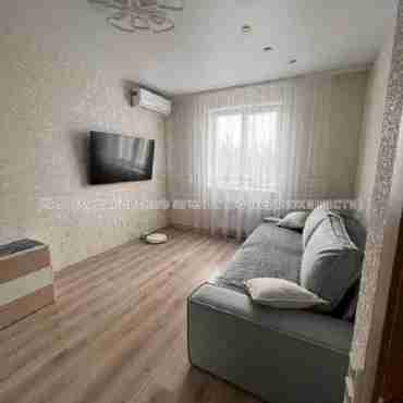 Продам квартиру, Любови Малой  просп. , 1  ком., 37 м², капитальный ремонт 