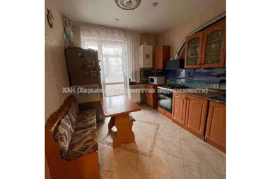 Продам квартиру, Любови Малой  просп. , 1  ком., 37 м², капитальный ремонт 