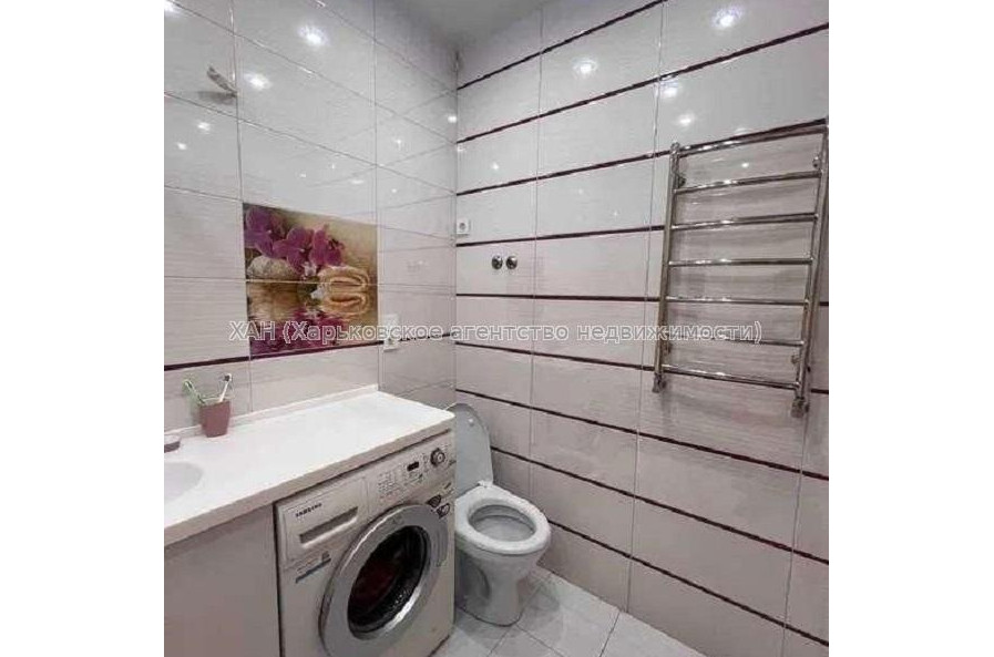 Продам квартиру, Любови Малой  просп. , 1  ком., 37 м², капитальный ремонт 