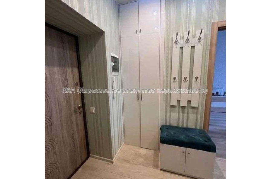 Продам квартиру, Любови Малой  просп. , 1  ком., 37 м², капитальный ремонт 
