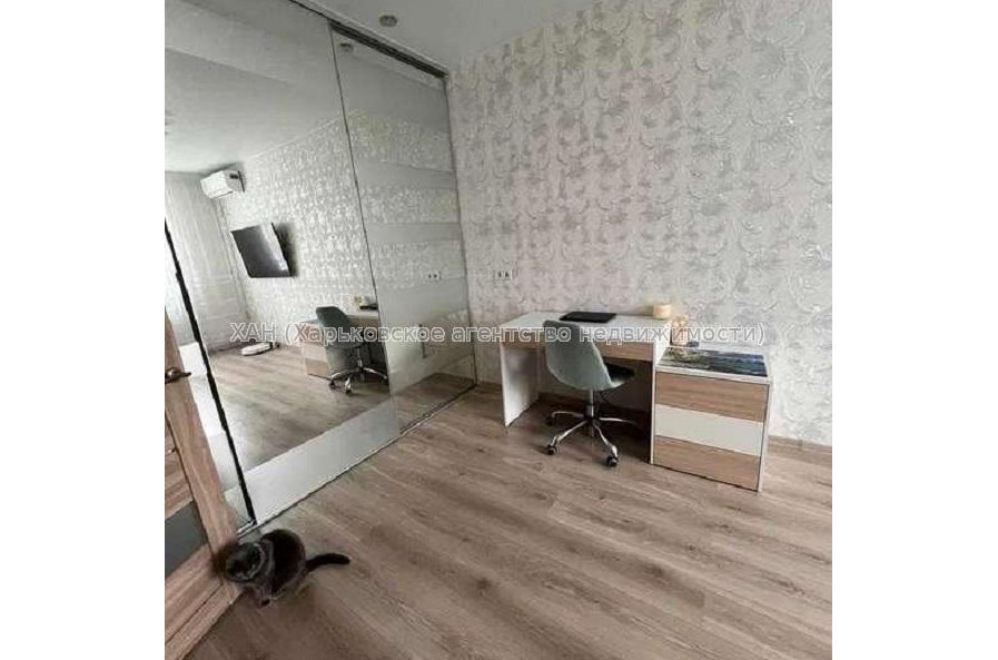 Продам квартиру, Любови Малой  просп. , 1  ком., 37 м², капитальный ремонт 