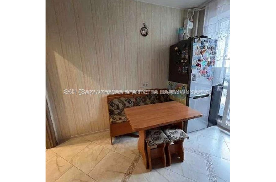 Продам квартиру, Любови Малой  просп. , 1  ком., 37 м², капитальный ремонт 