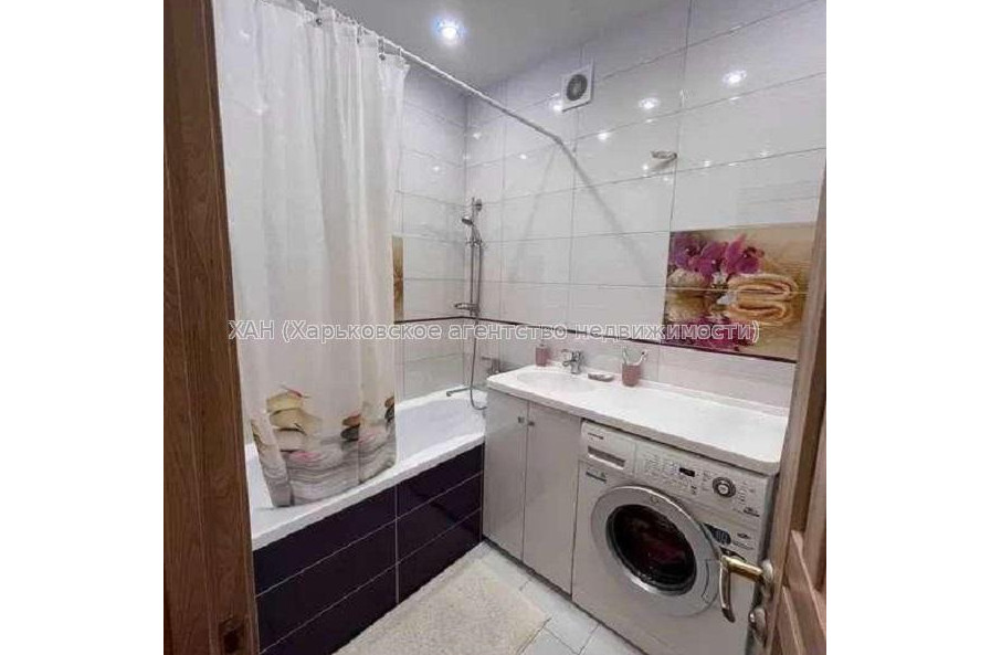 Продам квартиру, Любови Малой  просп. , 1  ком., 37 м², капитальный ремонт 