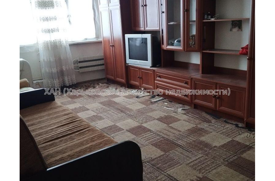 Продам квартиру, Бучмы ул. , 1 кім., 35 м², косметический ремонт 