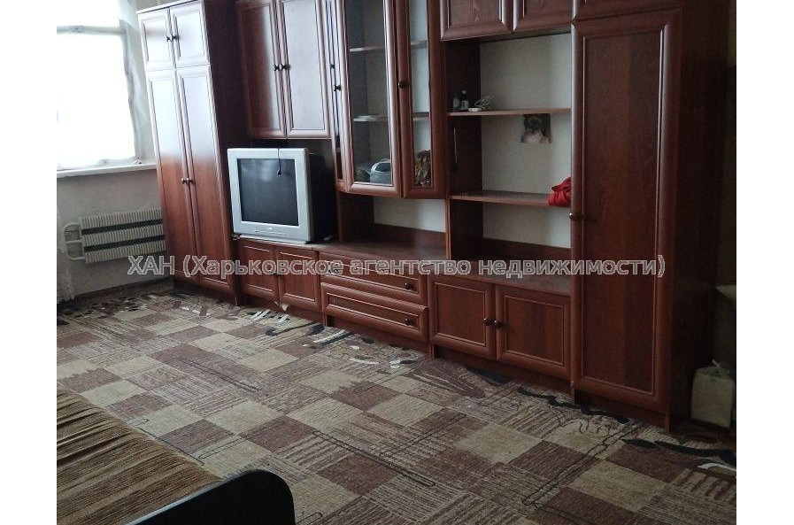 Продам квартиру, Бучмы ул. , 1 кім., 35 м², косметический ремонт 