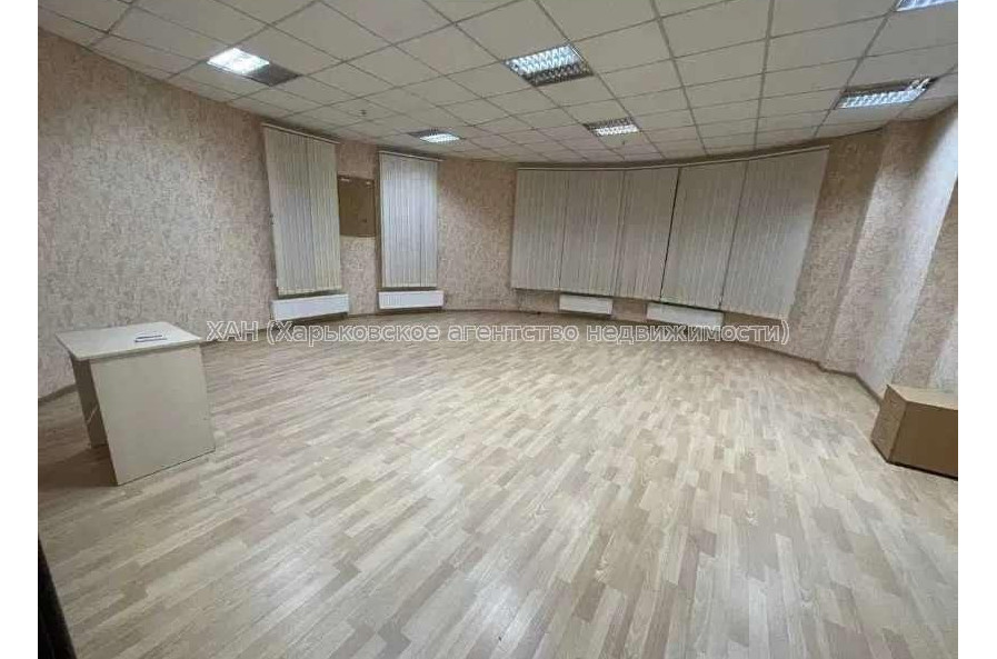 Продам квартиру, Науки просп. , 5 кім., 270 м², капитальный ремонт 