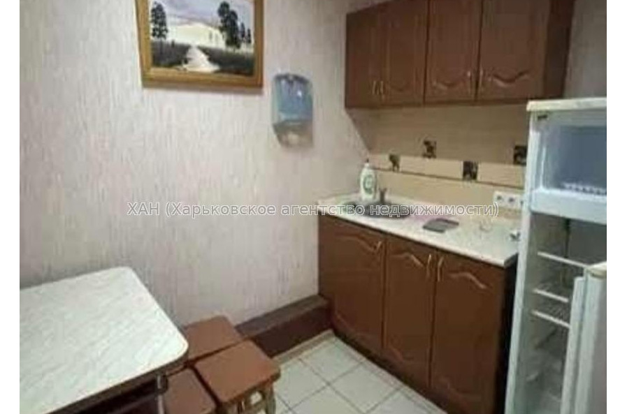 Продам квартиру, Науки просп. , 5 кім., 270 м², капитальный ремонт 
