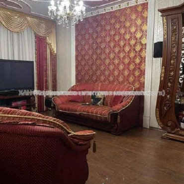 Продам квартиру, Соборности Украины ул. , 3 кім., 70 м², косметический ремонт 