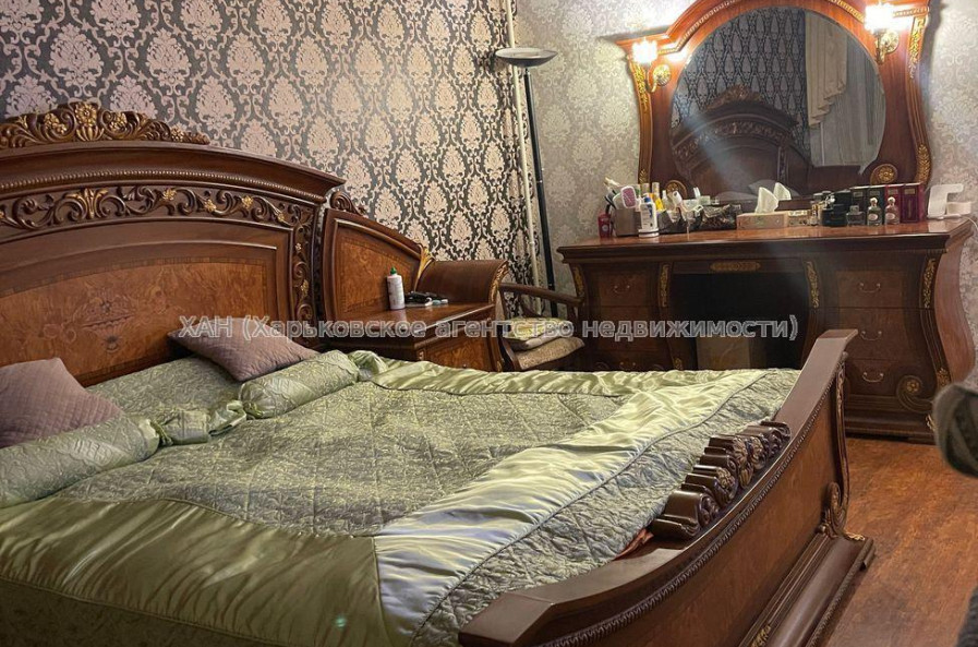 Продам квартиру, Соборности Украины ул. , 3 кім., 70 м², косметический ремонт 
