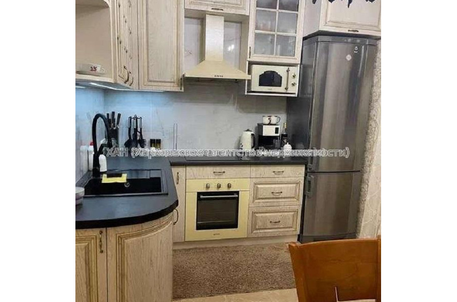 Продам квартиру, Соборности Украины ул. , 3 кім., 70 м², косметический ремонт 
