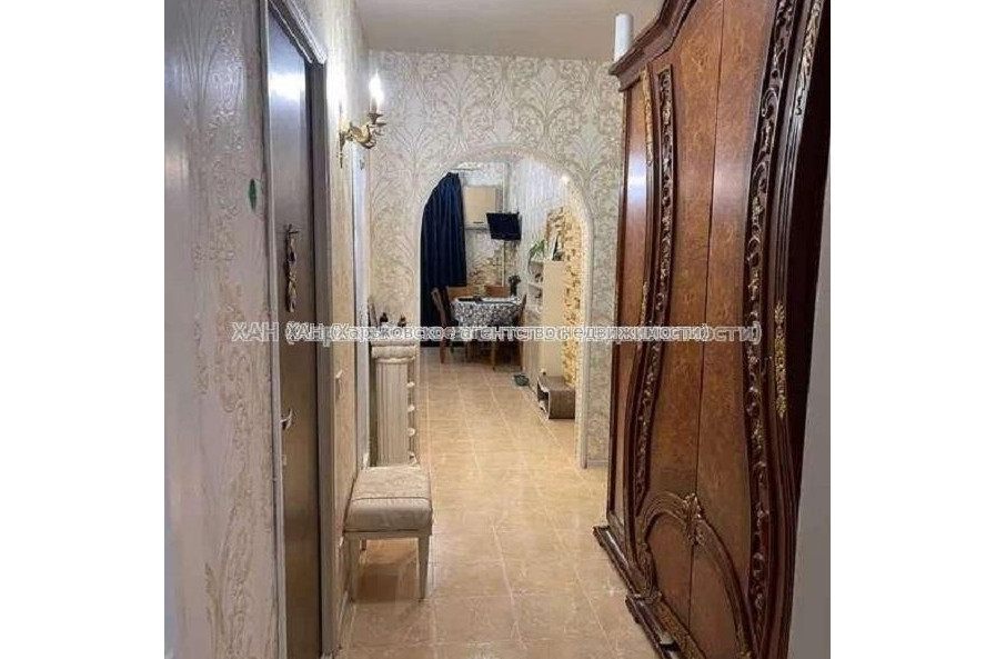Продам квартиру, Соборности Украины ул. , 3 кім., 70 м², косметический ремонт 