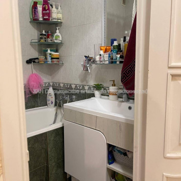 Продам квартиру, Соборности Украины ул. , 3 кім., 70 м², косметический ремонт 