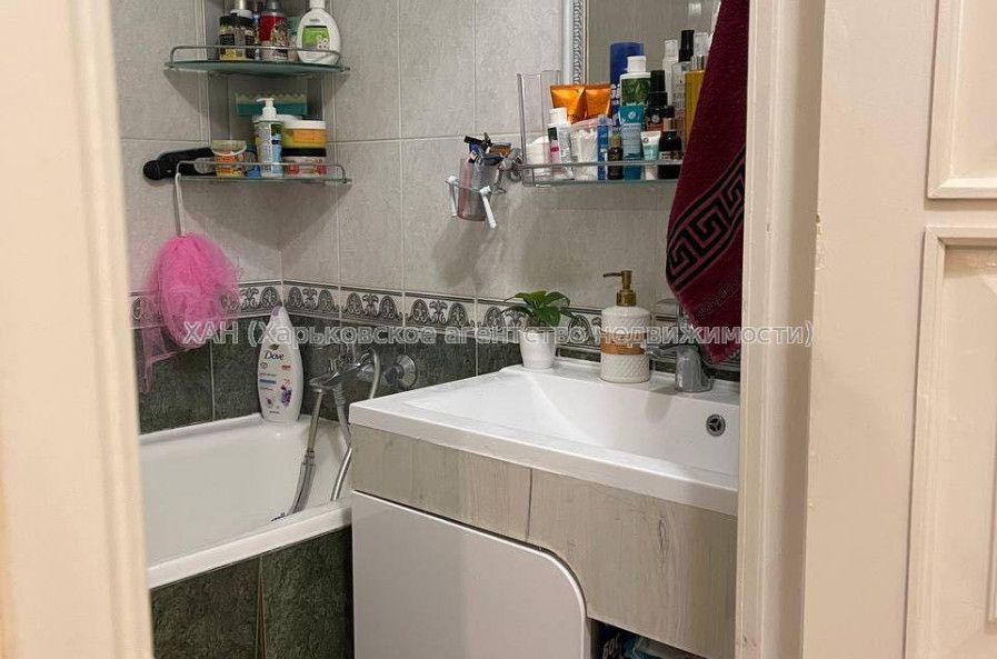 Продам квартиру, Соборности Украины ул. , 3 кім., 70 м², косметический ремонт 