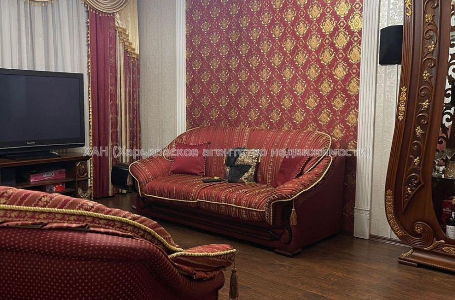Продам квартиру, Соборности Украины ул. , 3 кім., 70 м², косметический ремонт 