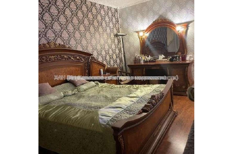 Продам квартиру, Соборности Украины ул. , 3 кім., 70 м², косметический ремонт 