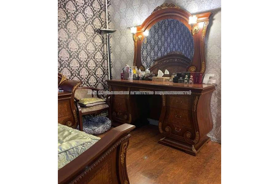 Продам квартиру, Соборности Украины ул. , 3 кім., 70 м², косметический ремонт 