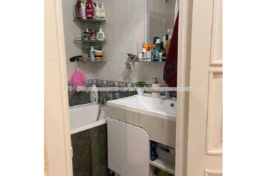 Продам квартиру, Соборности Украины ул. , 3 кім., 70 м², косметический ремонт 