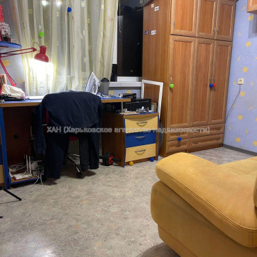 Продам квартиру, Соборности Украины ул. , 3 кім., 70 м², косметический ремонт 