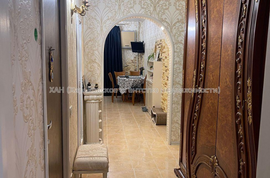 Продам квартиру, Соборности Украины ул. , 3 кім., 70 м², косметический ремонт 
