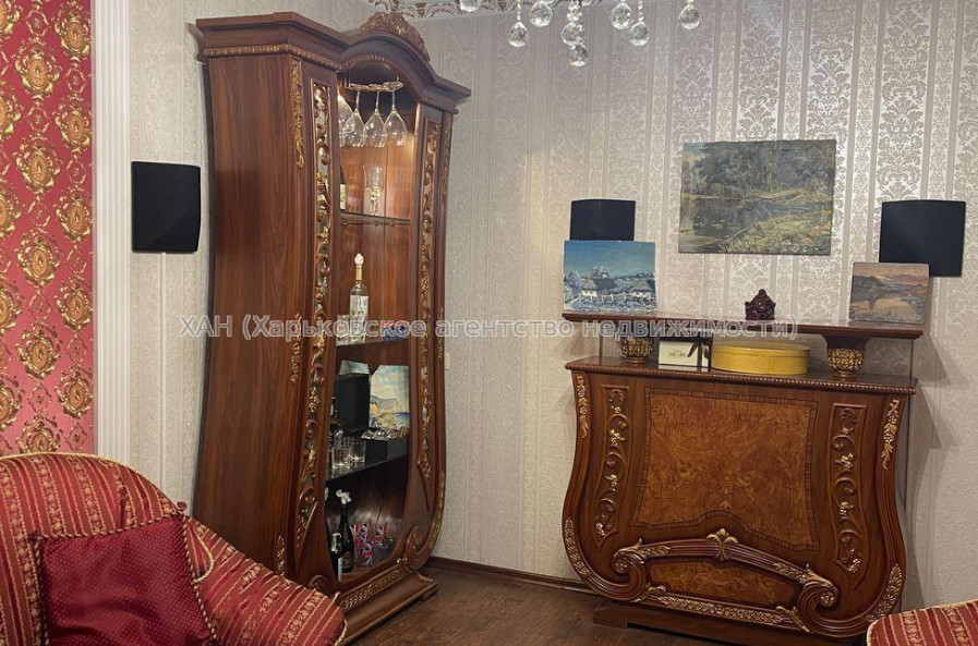 Продам квартиру, Соборности Украины ул. , 3  ком., 70 м², косметический ремонт 