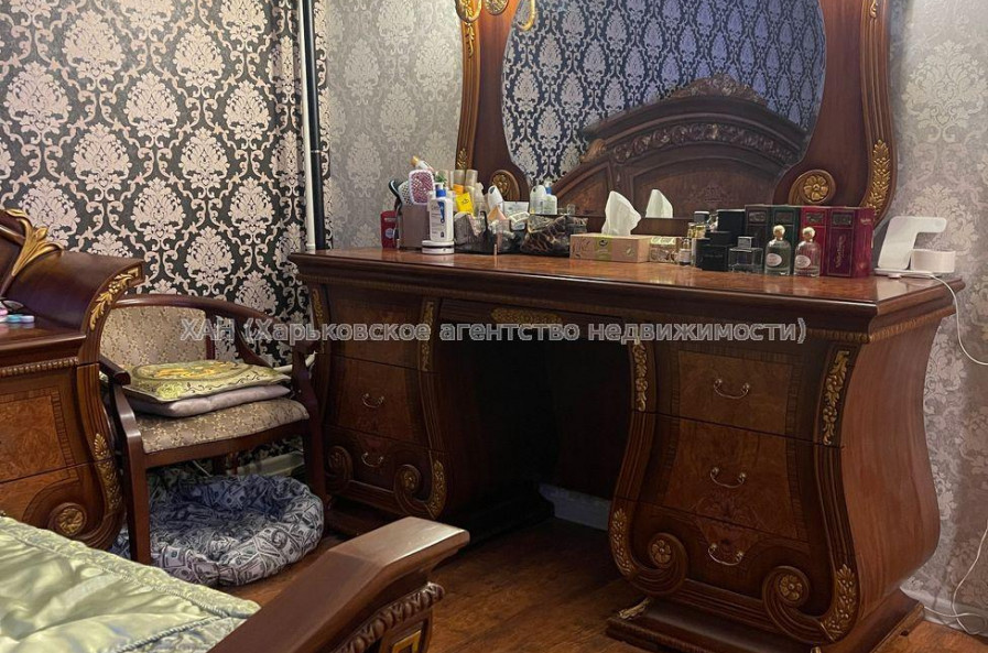 Продам квартиру, Соборности Украины ул. , 3 кім., 70 м², косметический ремонт 