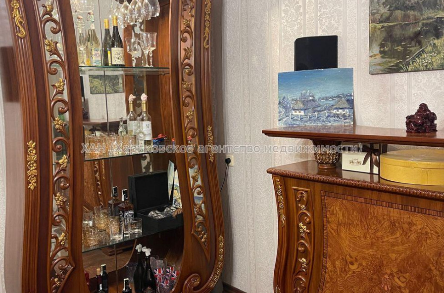 Продам квартиру, Соборности Украины ул. , 3 кім., 70 м², косметический ремонт 
