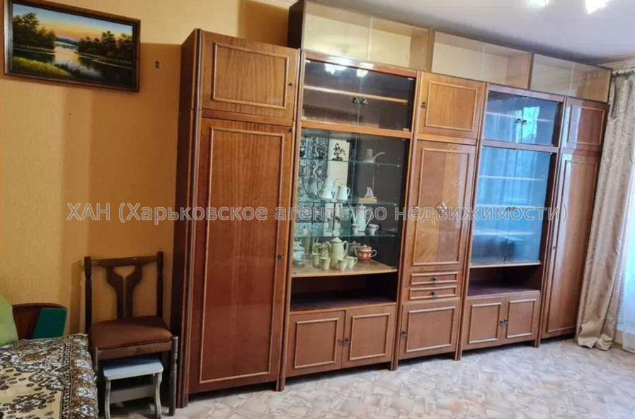 Продам квартиру, Волонтерская ул. , 1  ком., 32 м², советский ремонт 