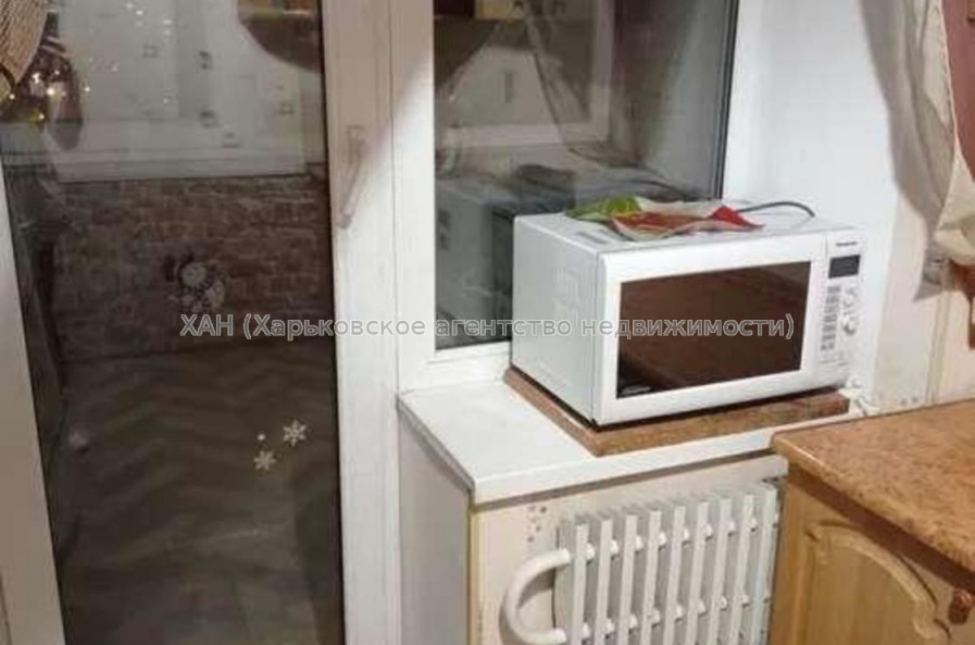 Продам квартиру, Аэрокосмический пр. , 1 кім., 38 м², косметический ремонт 