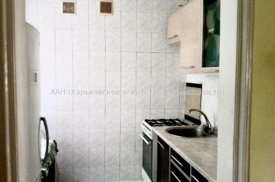 Продам квартиру, Гвардейцев Широнинцев ул. , 2 кім., 65 м², без внутренних работ 
