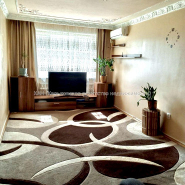 Продам квартиру, Гвардейцев Широнинцев ул. , 2  ком., 65 м², без внутренних работ 