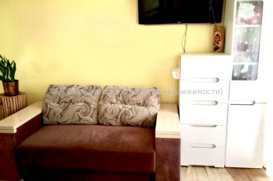 Продам квартиру, Гвардейцев Широнинцев ул. , 2 кім., 65 м², без внутренних работ 