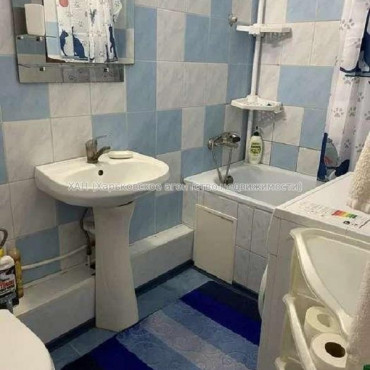 Продам квартиру, Непокоренных ул. , 1  ком., 40 м², капитальный ремонт 