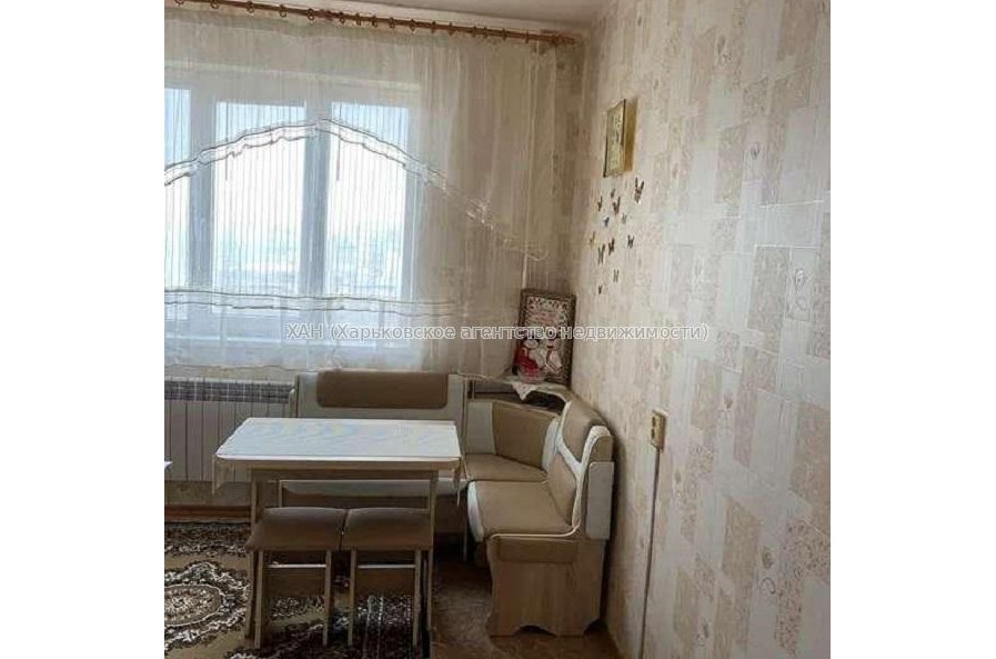 Продам квартиру, Непокоренных ул. , 1  ком., 40 м², капитальный ремонт 