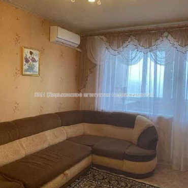 Продам квартиру, Непокоренных ул. , 1  ком., 40 м², капитальный ремонт 