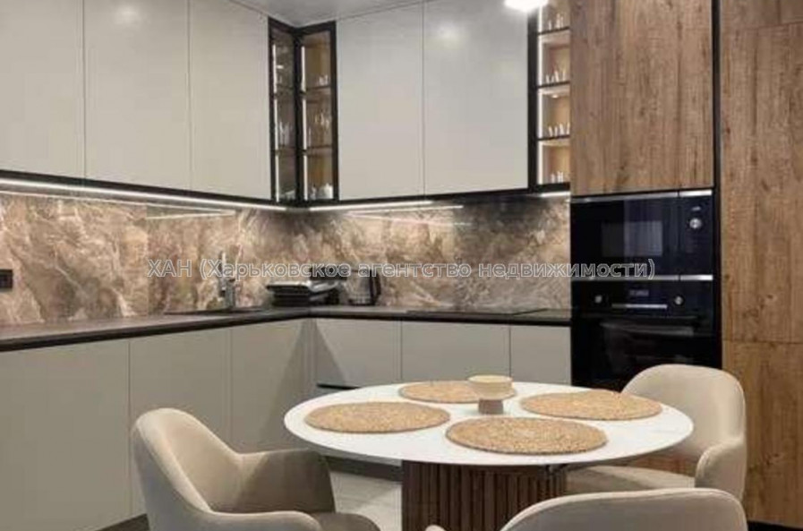 Продам квартиру, Профессорская ул. , 2  ком., 70 м², капитальный ремонт 